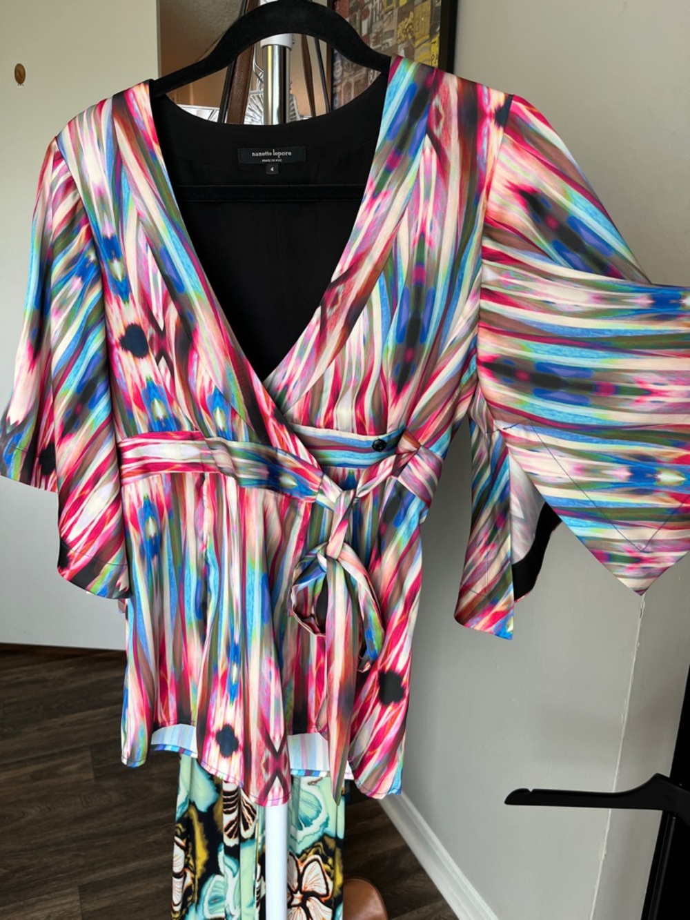 Nanette Lepore Pink, Blue & White V-Neck Tie-Front Flutter Sleeve Top